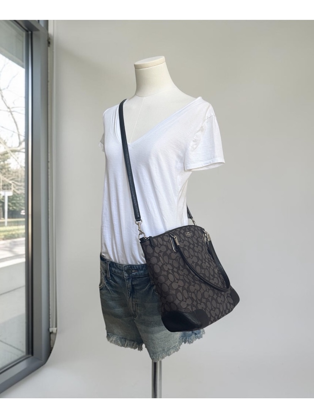 Authenticated Coach Signature Gray Black Signature Tote Crossbody! COA! - Picture 15 of 15